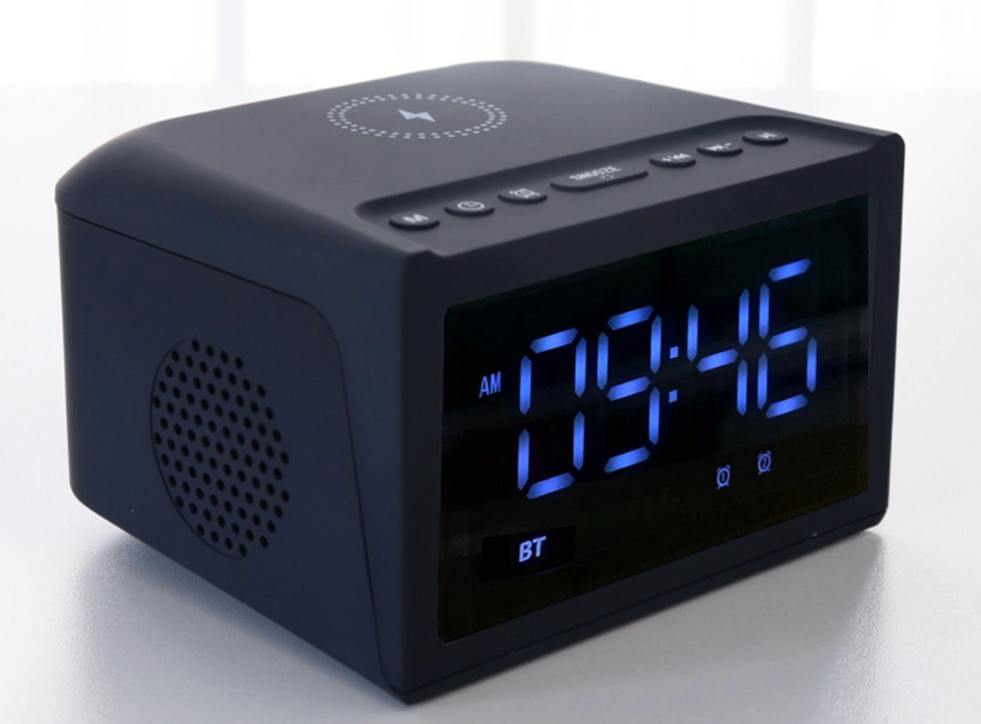 ¡Despierta con estilo! Despertador, altavoz Bluetooth y carga inalámbrica en uno: ¡tu compañero perfecto (2023)!
